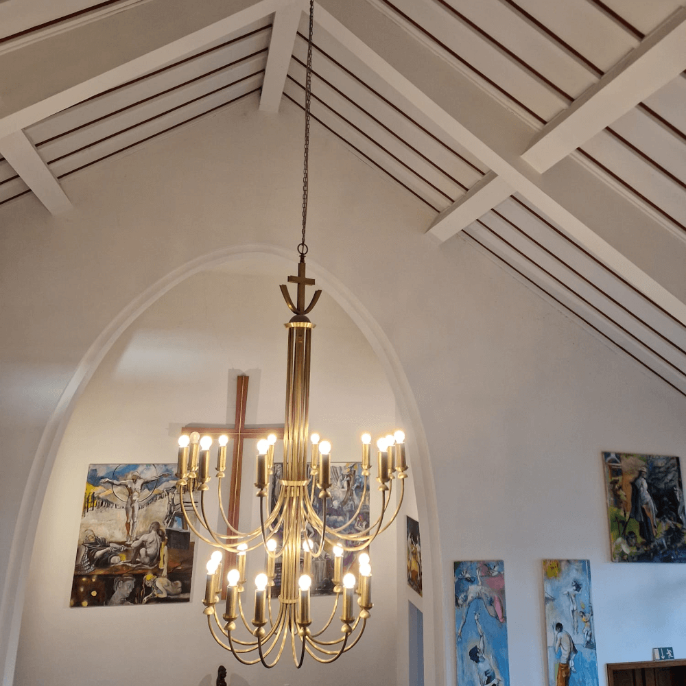 Galerieimpression in der ehemaligen Kirche